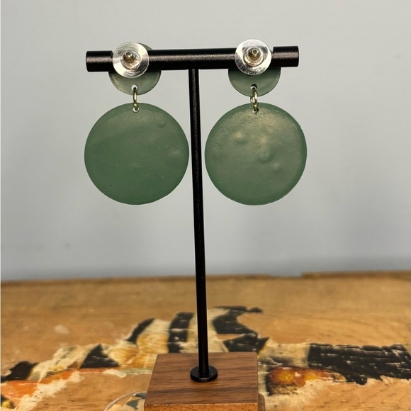 Christmas Bow / Holly Stud Earrings Polymer Clay - Picture 3 of 4